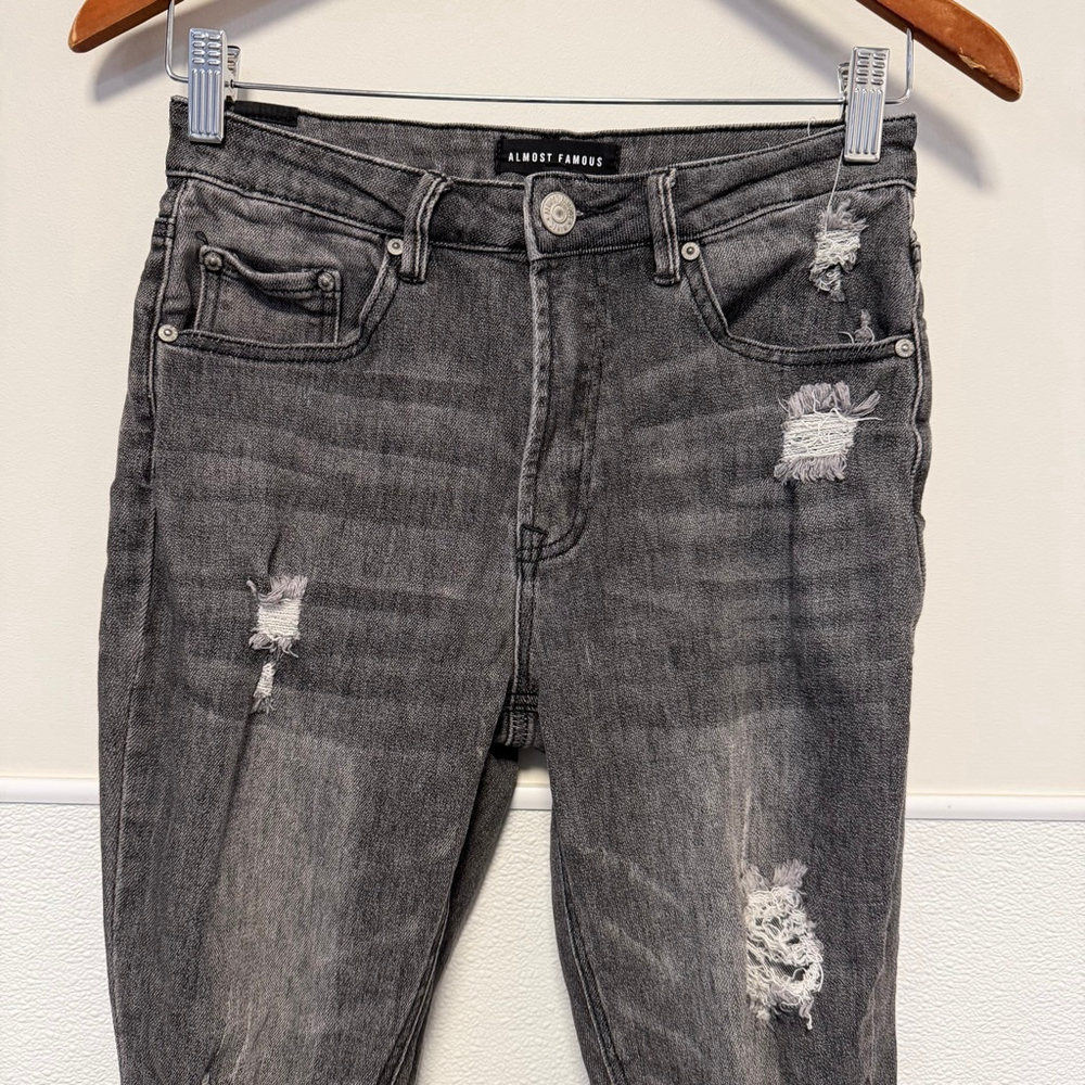 Juniors Almost Famous Skinny Jeans Size 3 Gray Distressed - Picture 11 of 13